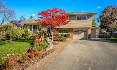 Wow Factor Home in North end St. Catharines!