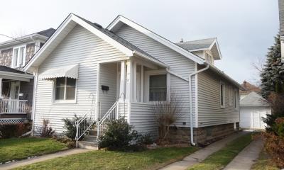 St. Catharines Bungalow with Detached Garage!